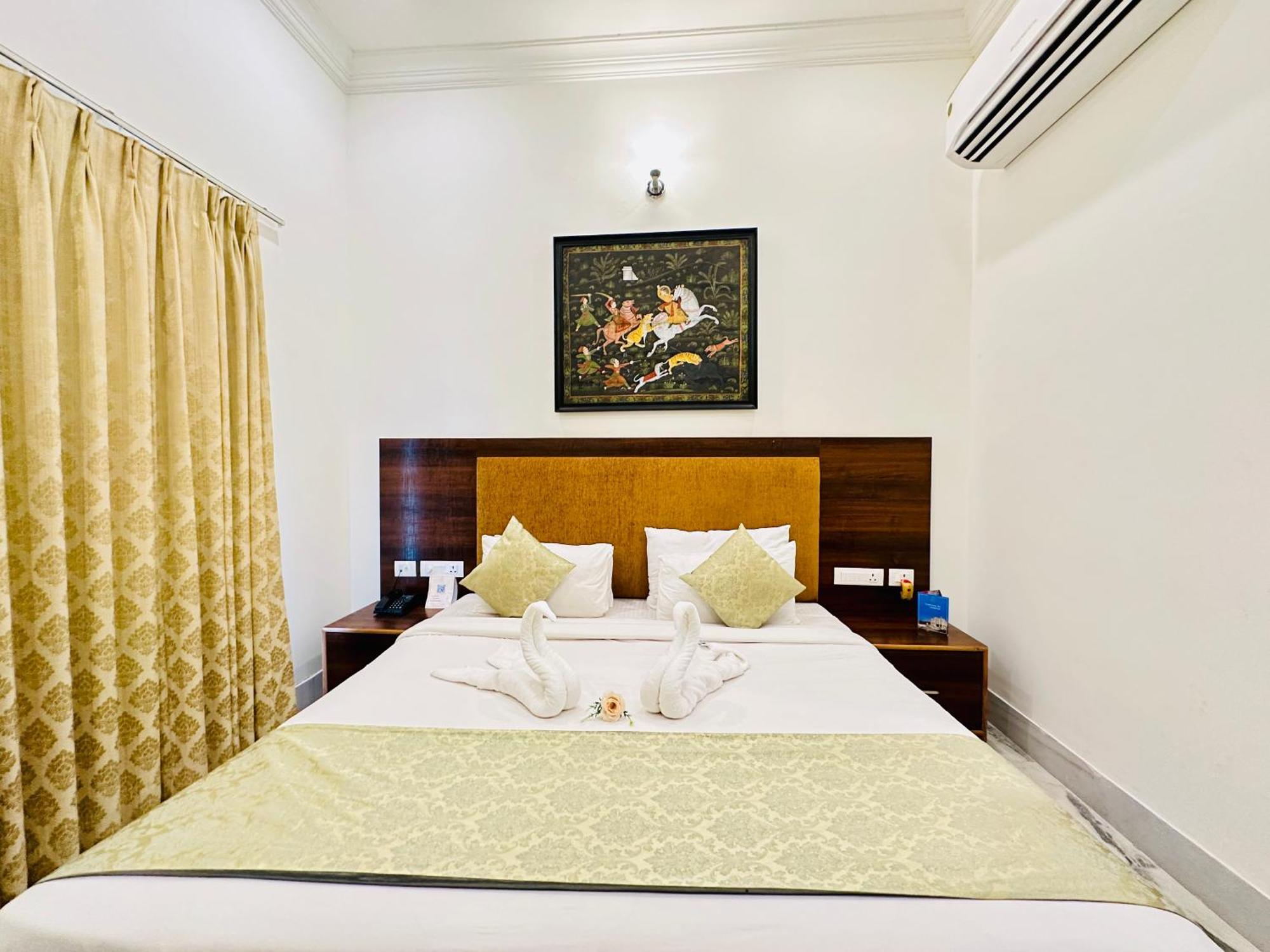 Mewar Palace Resort And Spa Ουνταϊπούρ Εξωτερικό φωτογραφία
